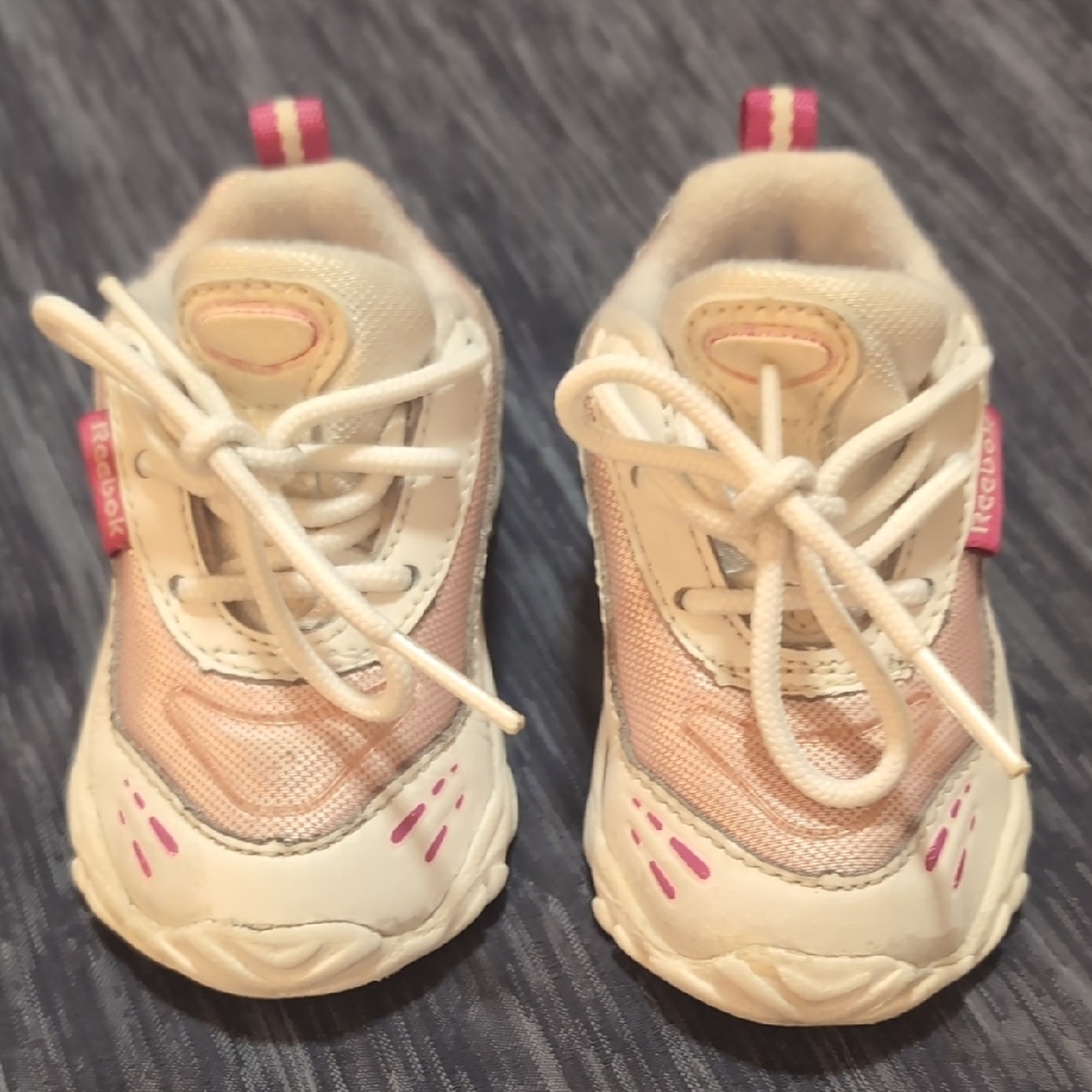 Vintage Reebok DMX Kids White and Pink Sneakers